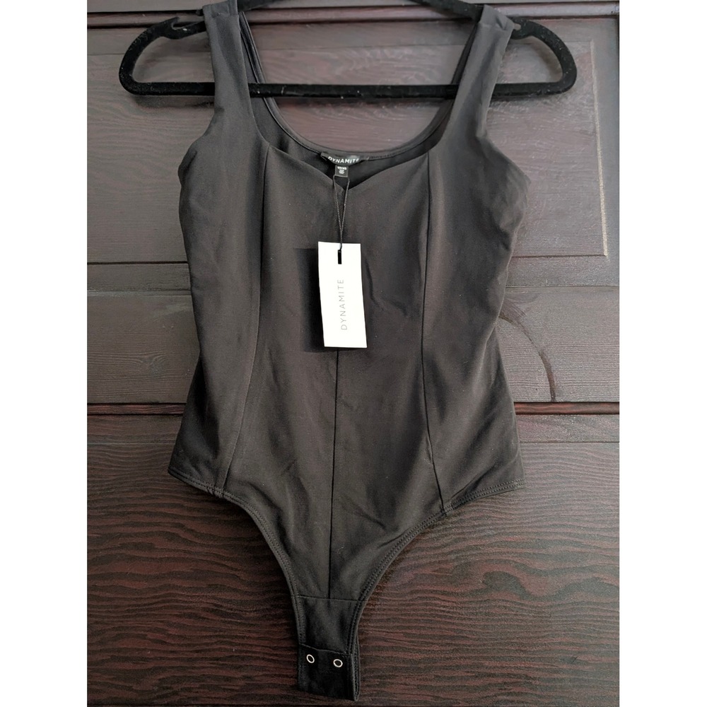 NWT Dynamite Black Notched Scoop Neck Sleeveless Seamed Bodysuit XS